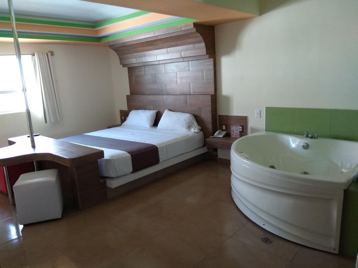 Hotel Rubi Manzanillo Exterior photo